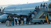 Primer vuelo con migrantes expulsados desde Chile traslada a 12 bolivianos