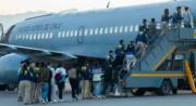 12 bolivianos son incluidos en el primer vuelo de expulsión de migrantes irregulares en Chile