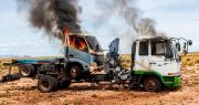 Incineran vehículos incautados tras emboscada de presuntos contrabandistas