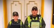 Policías reciben un reconocimiento tras rechazar un soborno de Bs 1.000