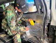 Potosí: FELCN incauta 67 paquetes de droga ocultos en una vagoneta y aprehende al conductor