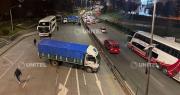 Transportistas activan bloqueo en la autopista de La Paz por las filas por diésel