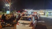 Vecinos reportan la reactivación de filas en busca de gasolina en la capital cruceña