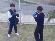 Prohíben práctica de boxeo en colegios de Cochabamba tras denuncias y videos de estudiantes