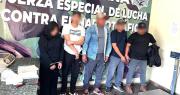 Interceptan vehículos con 201 paquetes de droga y aprehenden a cinco personas