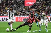Milan y Juventus empatan sin goles y mantienen la pelea por el cupo a Champions