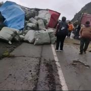 Vuelco de camión interrumpe tránsito en la ruta Tarija–Bermejo