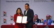 Luis Revilla recibe la credencial del TSE, alista su gabinete y asegura que cumplirá sus promesas electorales