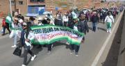 Maestros marchan rumbo a La Paz por segundo día consecutivo