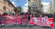 Choferes de los Yungas y maestros rurales colapsan el centro de La Paz por los combustibles y el incremento