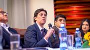Gobierno convoca a choferes al diálogo para frenar paro nacional