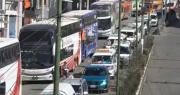 Filas por diésel se registran este sábado en la avenida Montes de La Paz