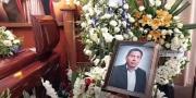 Velan los restos del magistrado Víctor Hugo Claure y prevén su entierro este domingo