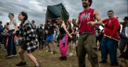 Una rave ilegal en terreno militar con proyectiles desata la polémica en Francia