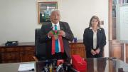 Arias entrega símbolos de mando de la Alcaldía paceña y cuestiona ausencia de Dockweiler