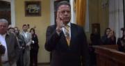 El comité ad hoc de la Asamblea de La Paz toma juramento a Luis Revilla por falta de directiva