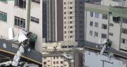 Dos muertos y tres heridos al estrellarse una avioneta contra un edificio en Brasil