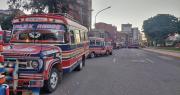 Choferes instalan bloqueos en calles de La Paz, El Alto y Cochabamba; en Santa Cruz los micros circulan con normalidad