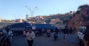 Reportan más de 60 puntos de bloqueo en La Paz y El Alto; suspenden salidas interdepartamentales
