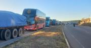 Se mantienen 24 bloqueos en carreteras de tres departamentos de Bolivia
