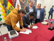 Choferes levantan paro tras acuerdo con el Gobierno sobre combustible y carreteras