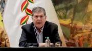 Ministro Blanco disculpa con choferes por la calidad de la gasolina: “Es una barbaridad”