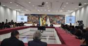 El diálogo para frenar el paro de los choferes está en curso; Zamora confirma la presencia de Paz
