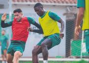 Oriente Petrolero recupera a Kevin Soni para visitar a ABB