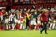 Santa Fe podría recibir dura sanción tras incidentes ante Corinthians
