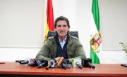 Alcaldía cruceña anuncia que recibirá más médicos, equipos de rayos X y camas para diálisis