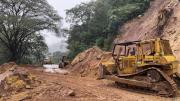 ABC realiza trabajos de mantenimiento y conservación vial en la ruta a los Valles cruceños