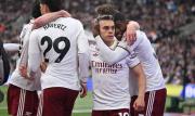 Arsenal se acerca al título de la Premier tras vencer con sufrimiento a West Ham