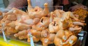 La Paz: Comerciantes señalan que el pollo subió de precio porque llega por rutas alternas debido a bloqueos