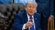 Trump asegura que el alto al fuego de EE.UU. con Irán está en cuidados intensivos