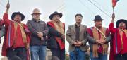 NILTON CONDORI, COB Y PONCHOS ROJOS SELLAN ALIANZA PARA EXIGIR LA RENUNCIA DE RODRIGO PAZ