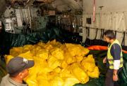PUENTE AÉREO: DISTRIBUYEN CARNE DE POLLO EN LA PAZ Y EL ALTO TRAS BLOQUEOS