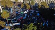 Multitudinarias marchas en Argentina exigen a Milei no asfixiar a las universidades públicas