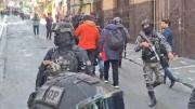 Maestros rurales protagonizan un enfrentamiento con policías que resguardan el Ministerio de Trabajo