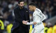 Arbeloa llama a Mbappé a demostrar su “compromiso” con el Madrid en el campo