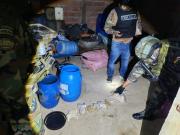Umopar allana cinco viviendas en Villa Tunari y encuentra droga y precursores en su interior