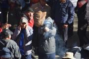 Maestros rurales intentan ingresar al Ministerio de Educación y son gasificados