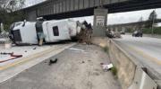 Tormenta de polvo provoca múltiples choques, heridos y cierre total de dos autopistas en un estado de EEUU