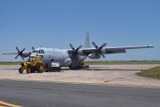 Canciller argentino anuncia el envío de un avión Hércules para transporte de alimentos ante bloqueos