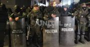 Policía y militares inician operativo conjunto para levantar bloqueos en La Paz