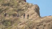 Bloqueadores se enfrentan con Policía en Huajchilla y lanzan dinamitas y piedras