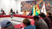 Gobierno apuesta al diálogo: Paz se reúne con la Central Obrera Regional de El Alto