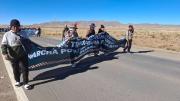 Marcha evista” continúa su avance hacia La Paz, pero denuncian presencia de policías en el trayecto