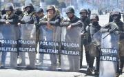Policías y militares retornan sin desbloquear toda la carretera La Paz-Oruro