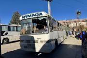 Bloqueadores atentan contra el personal naval y causan destrozos a vehículos militares