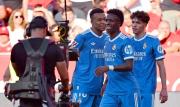 Real Madrid vence a Sevilla por la mínima con gol de Vinicius